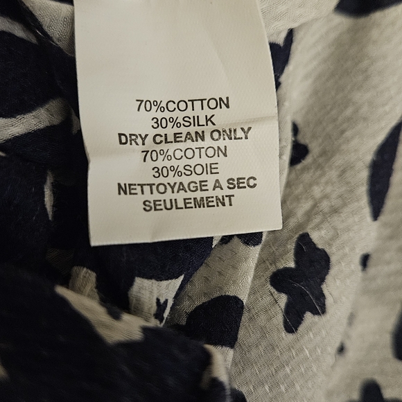 Trina Turk Floral Blouse Silk Blend Size L Navy Blue - Picture 7 of 7